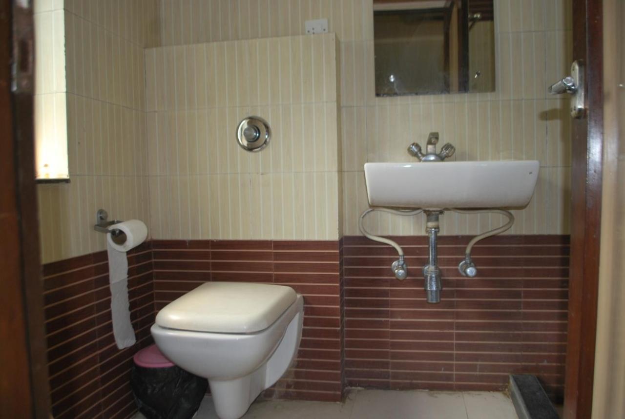 Hotel Heera International Kolkata Exterior photo
