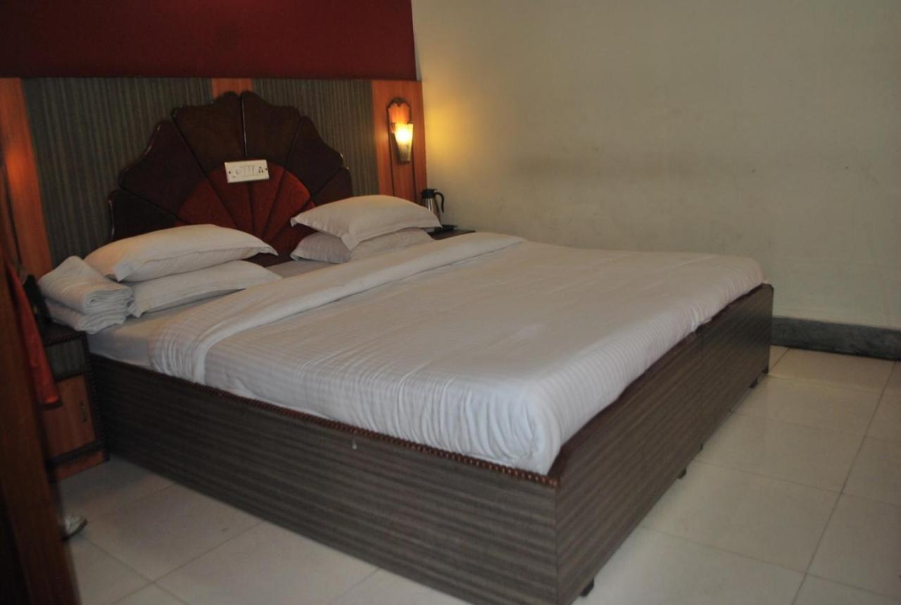Hotel Heera International Kolkata Exterior photo